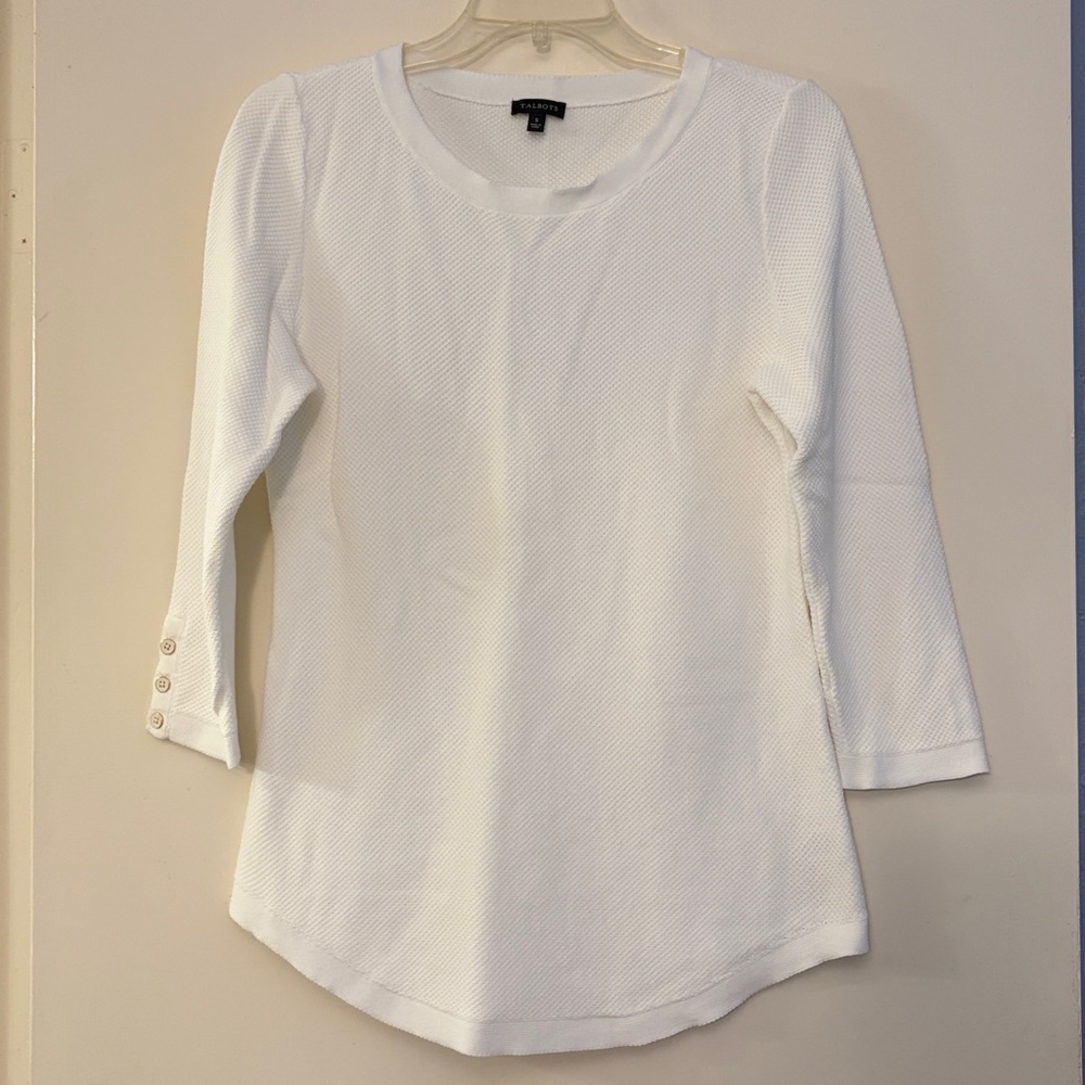 Talbots  Women’s White Quarter Sleeve Textured Tee, size small‎